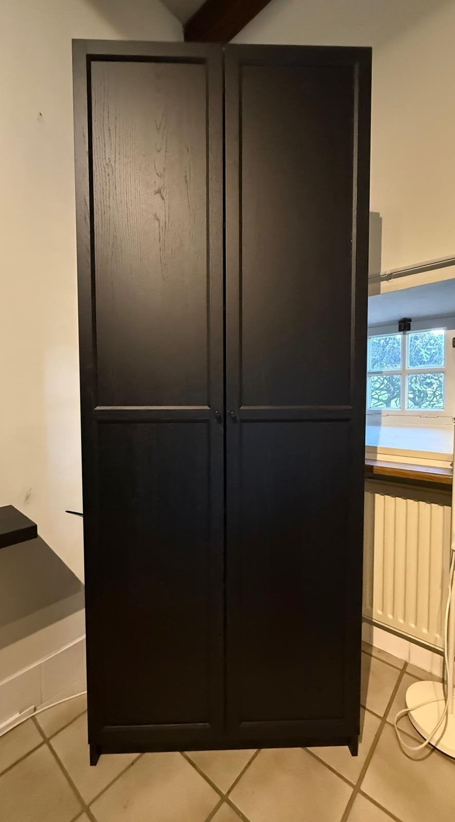 Billy kast Ikea zwart met veel planken H 202 , br 80, D 30, Ophalen, Met deur(en), 200 cm of meer, 50 tot 100 cm