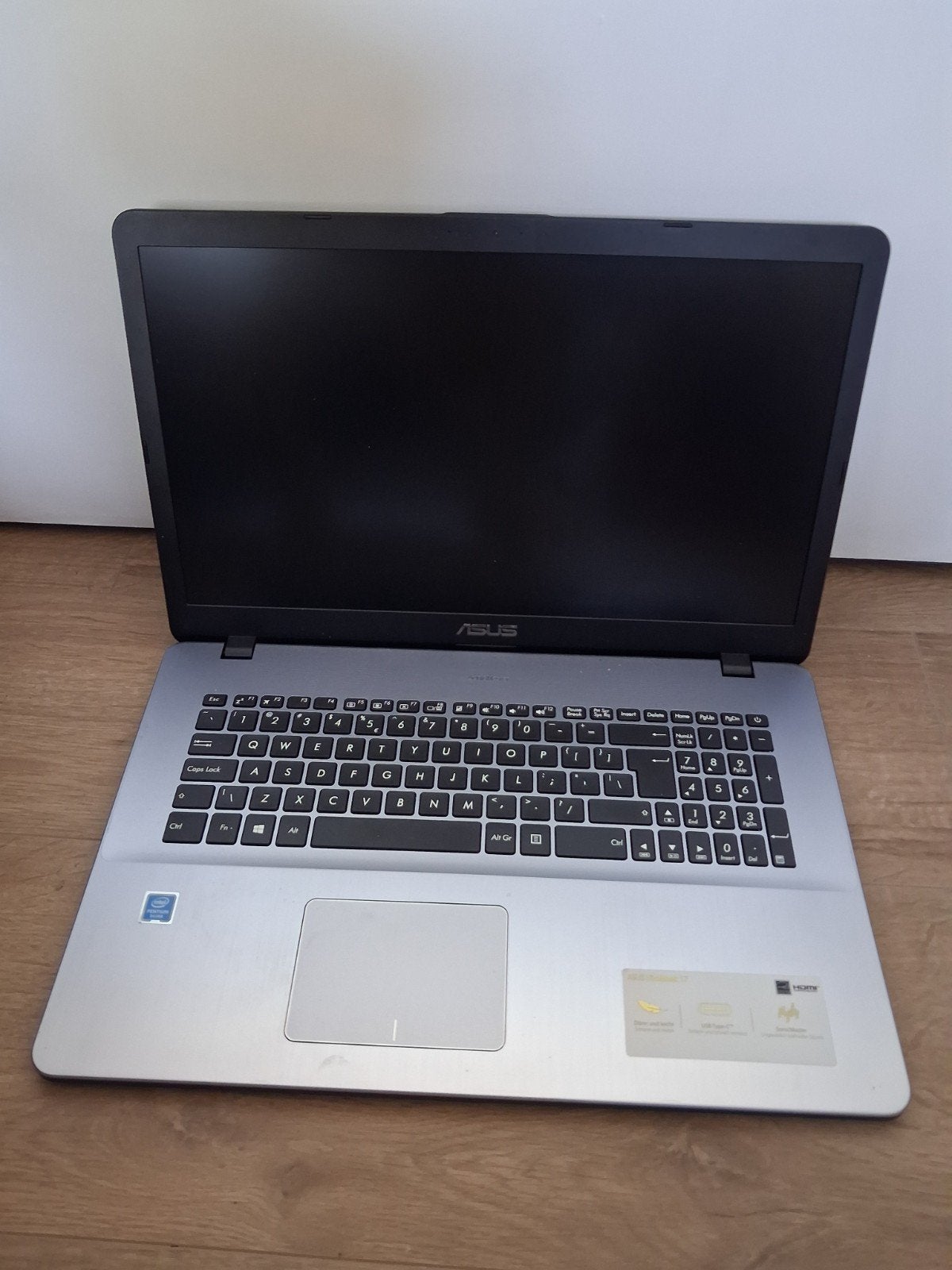 Laptop ASUS VivoBook 17 F712M Laptop - Intel Pentium Silver, Computers en Software, Windows Laptops, Gebruikt, 17 inch of meer