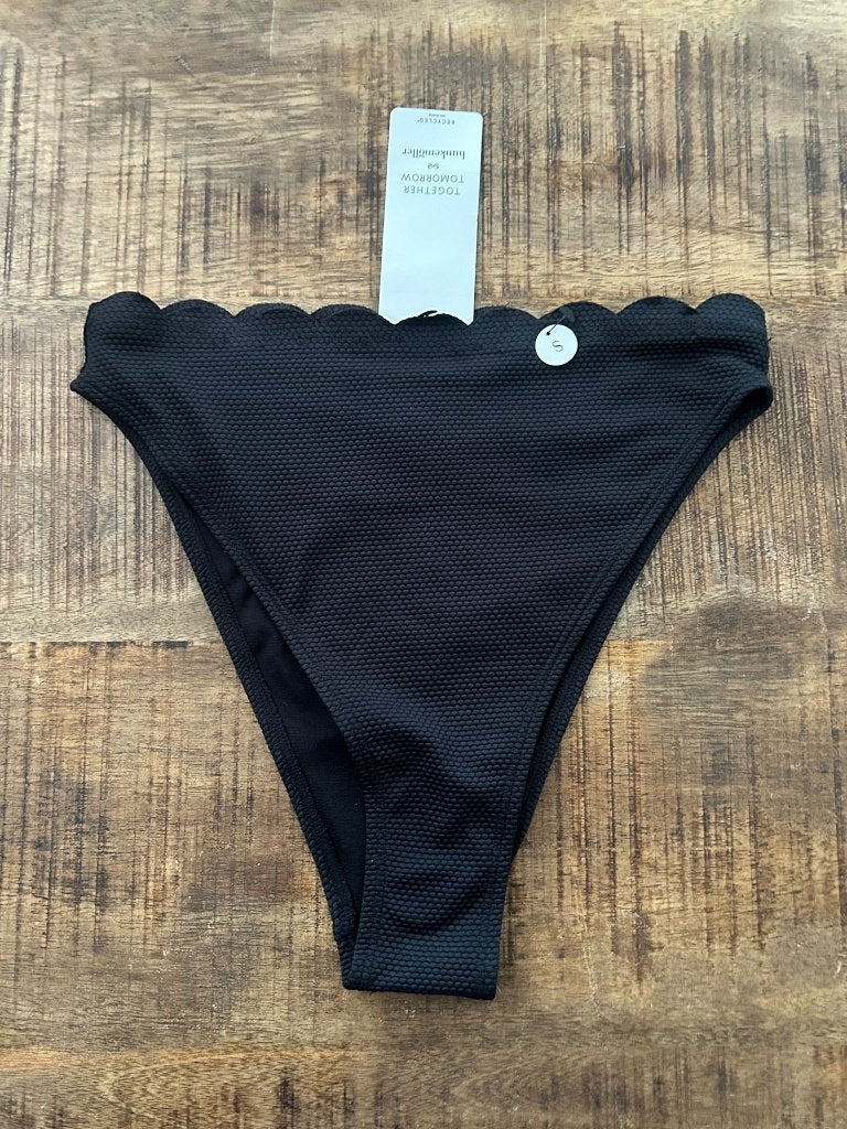 Hunkemöller Scallop HL Bikinibroekje S - SALE OP=OP, Zwart, Nieuw, Ophalen of Verzenden, Bikini