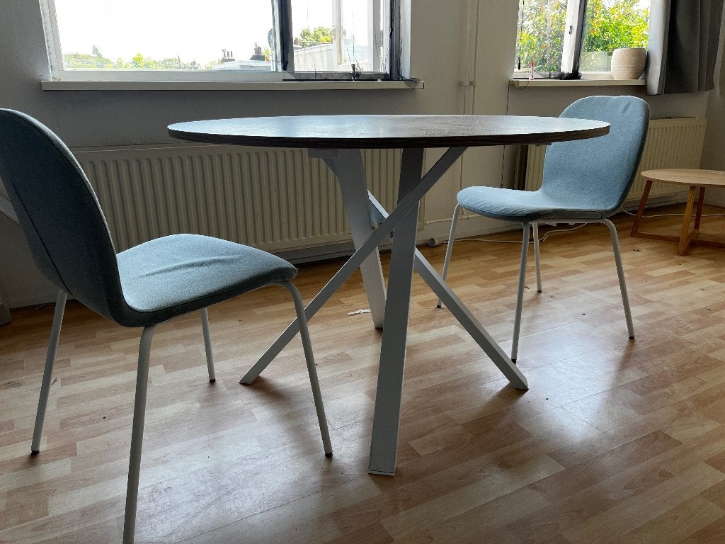 Ronde tafel + 2 stoelen, Ophalen, Rond, Zo goed als nieuw, Vier personen