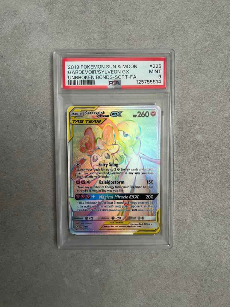 PSA 9 Gardevoir & Sylveon GX Rainbow Rare Pokémon Kaart, Hobby en Vrije tijd, Verzamelkaartspellen | Pokémon, Zo goed als nieuw