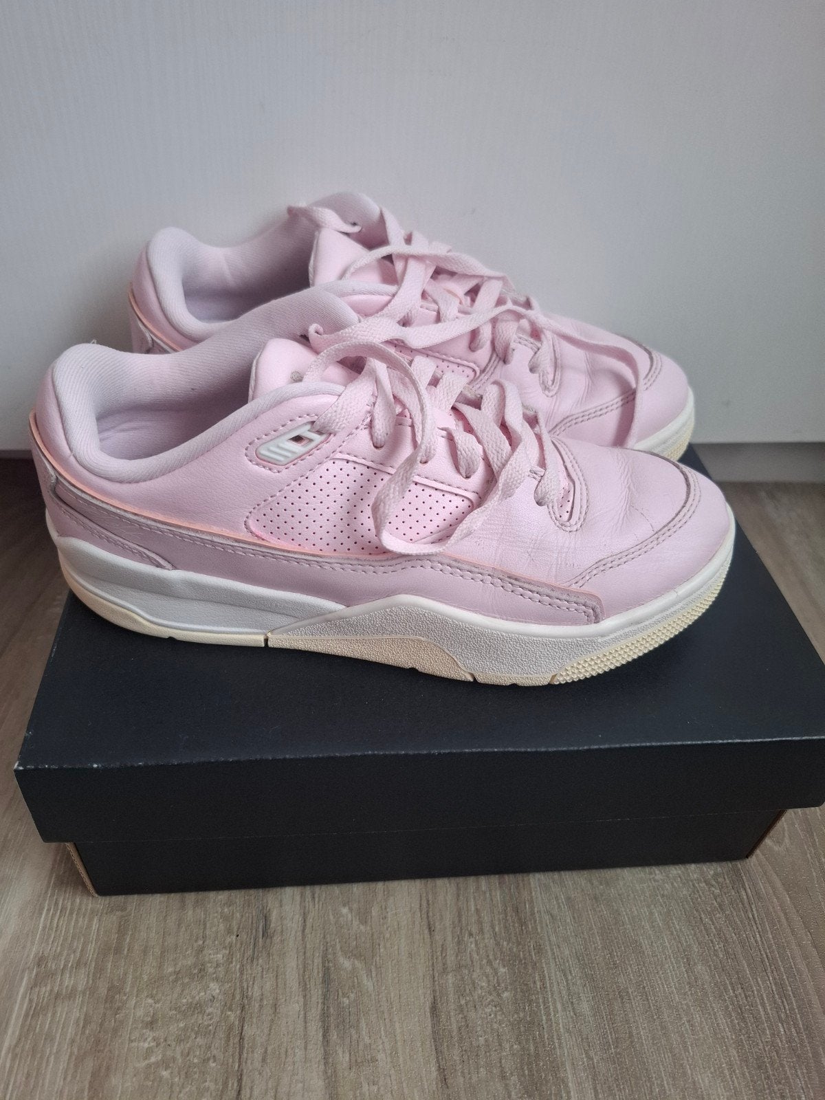 Roze Jordan Flight Court (GS) sneakers - Maat 36.5, Gebruikt, Meisje, Sportschoenen, Ophalen of Verzenden