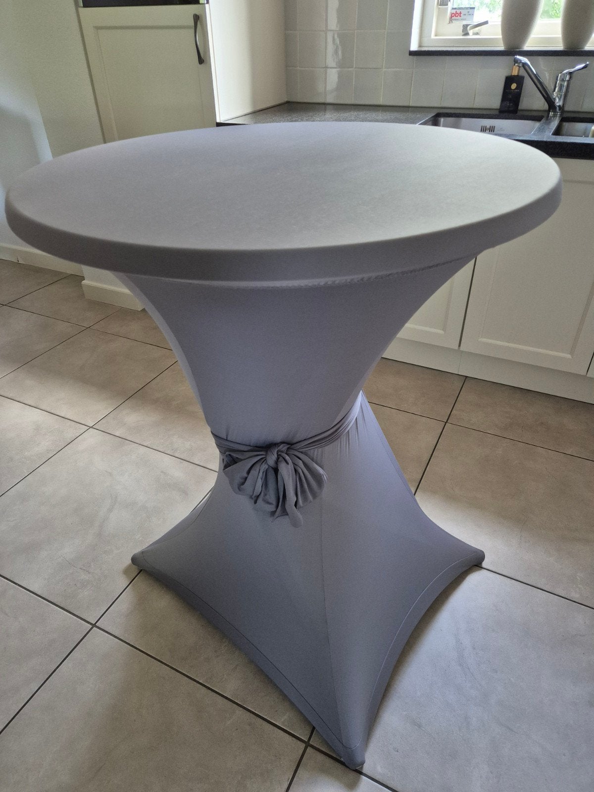 Statafel diameter 85 cm met tafelkleed, Ophalen, Zo goed als nieuw