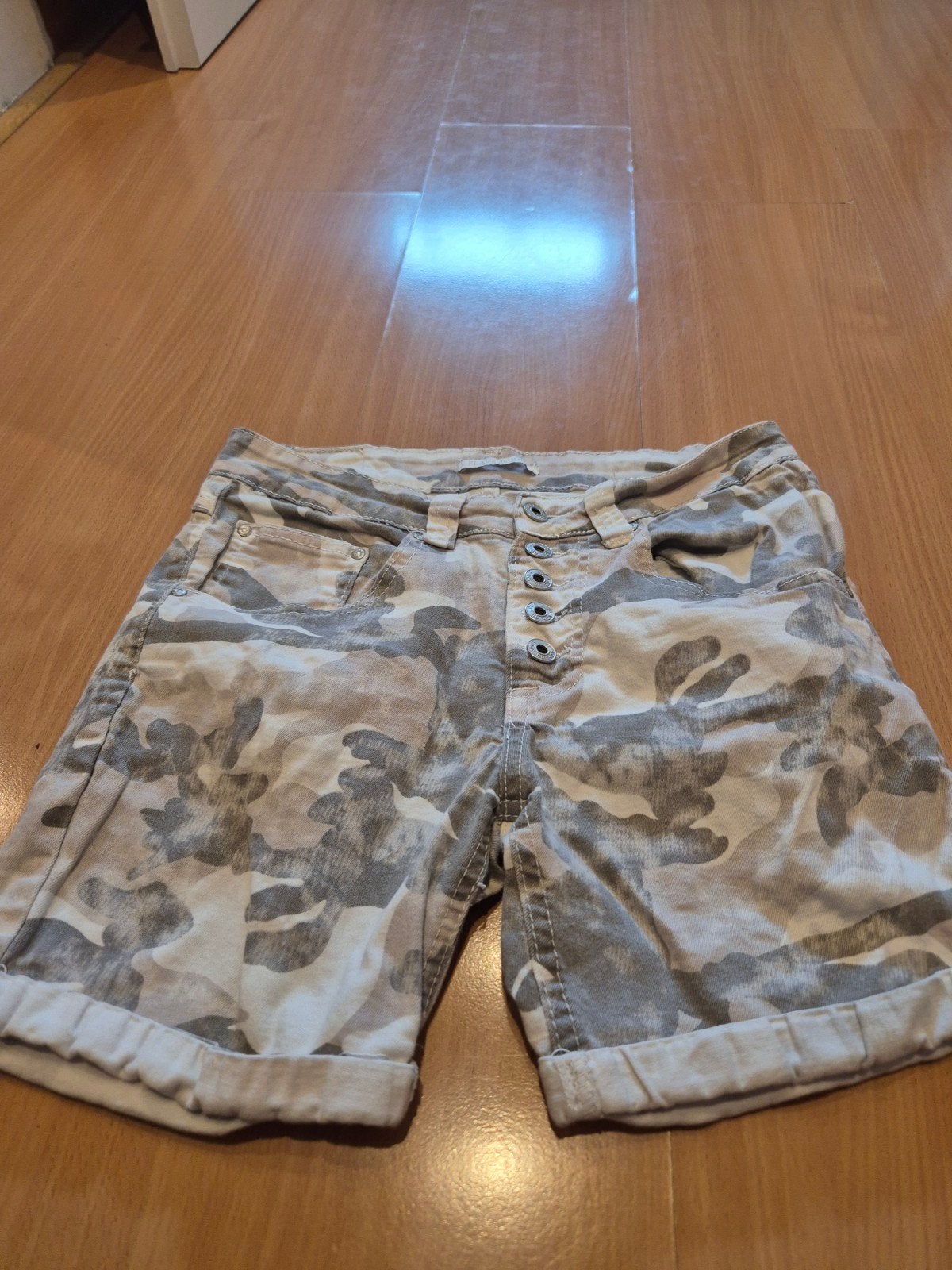 Camo shorts maat S, Kort, Meerkleurig, Ophalen of Verzenden, Onbekend