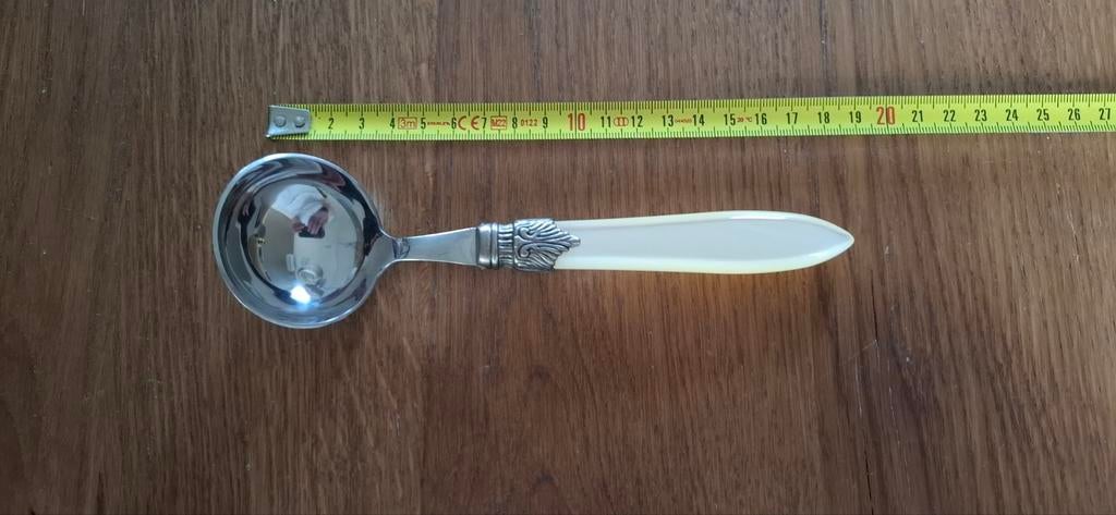 1 jus/sauslepel EME Napoleon bestek met parelmoer, Ophalen