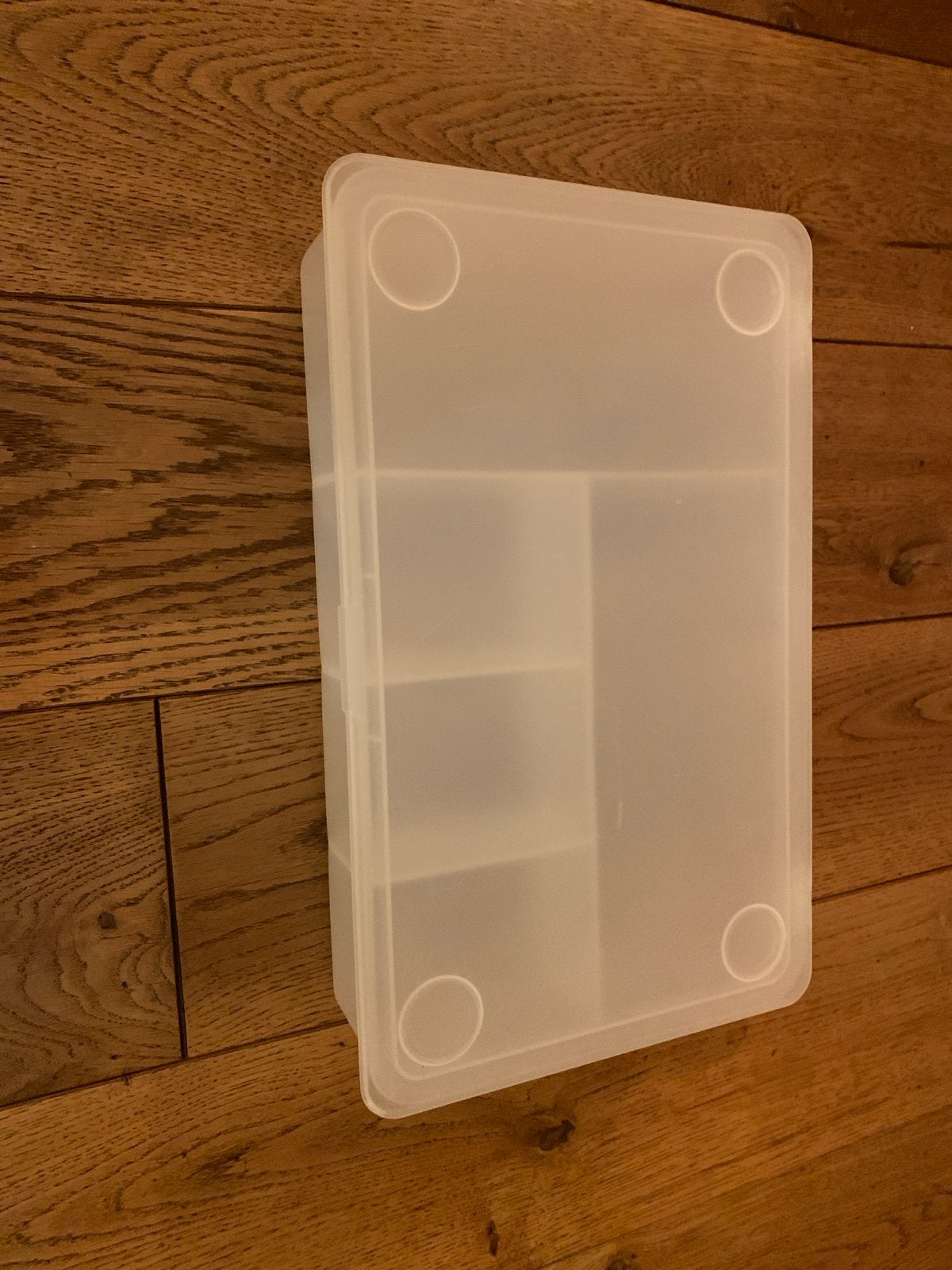 Transparante opbergdoos met vakjes voor knutselspullen, Gereedschap of Toebehoren, Ophalen of Verzenden, Zo goed als nieuw, Kunststof