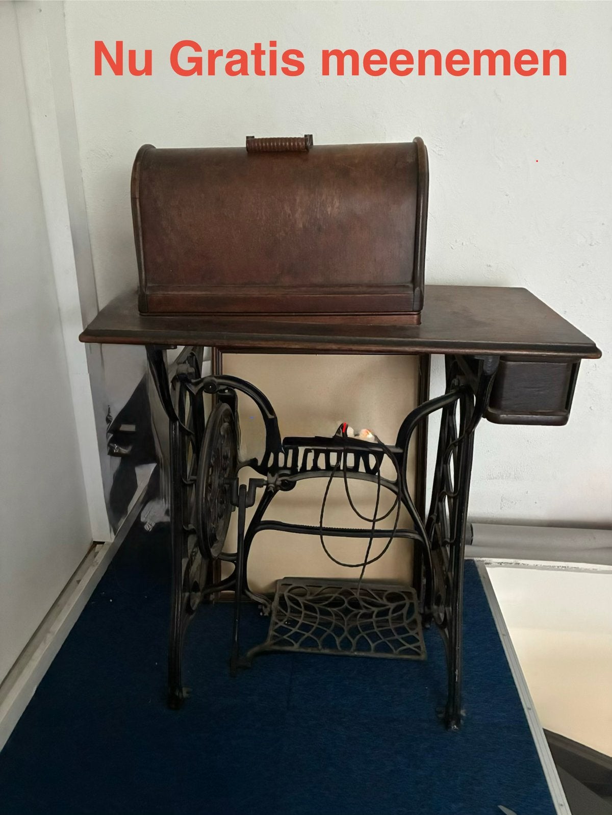 Antieke Singer Naaimachine met Houten Kast en Onderstel, Antiek en Kunst, Antiek | Naaimachines, Ophalen