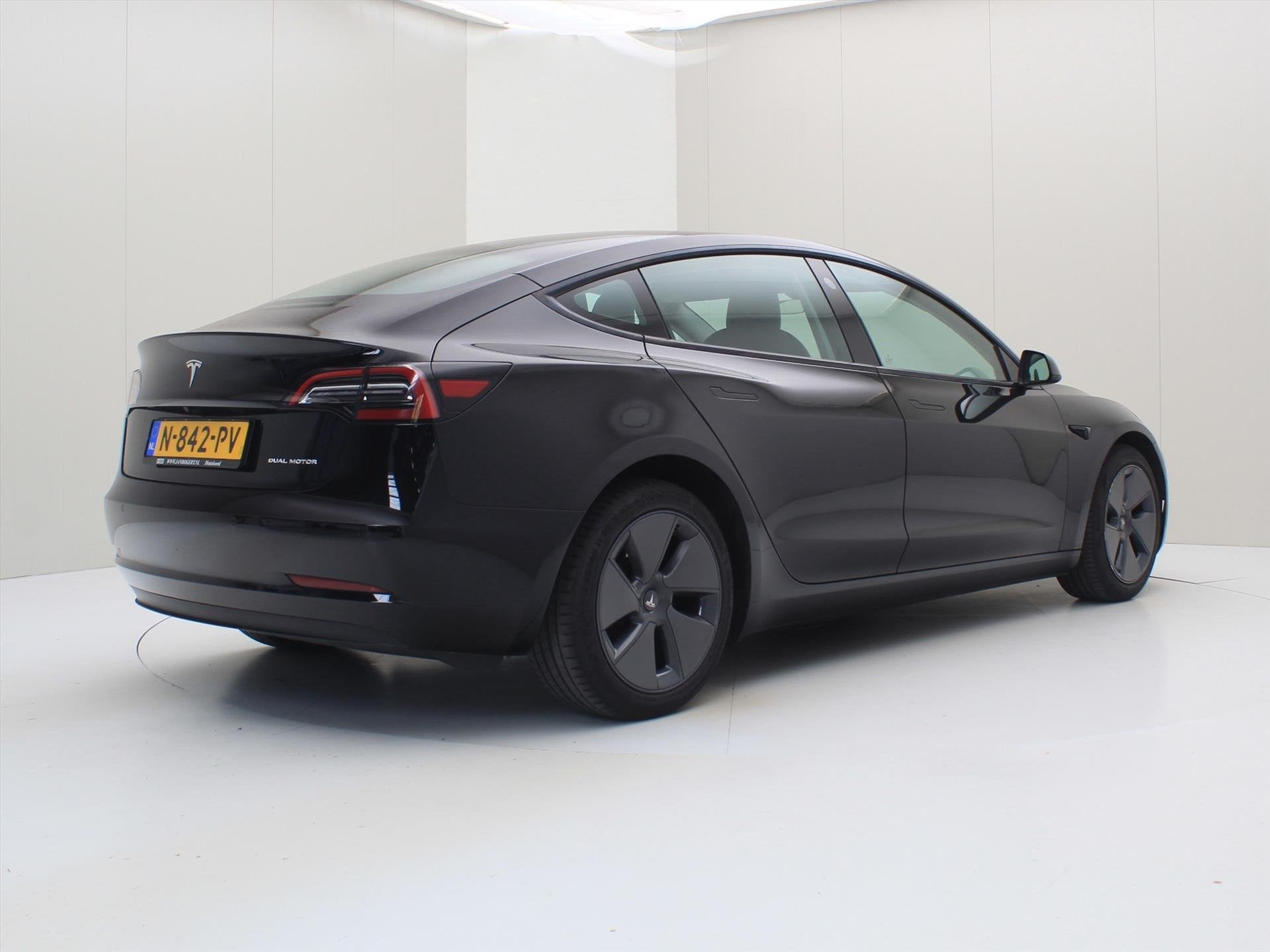 Tesla Model 3 Long-Range AWD 351pk 75 kWh UPGRADE 92,2% SoH, Automaat, Zwart, Zwart, Origineel Nederlands