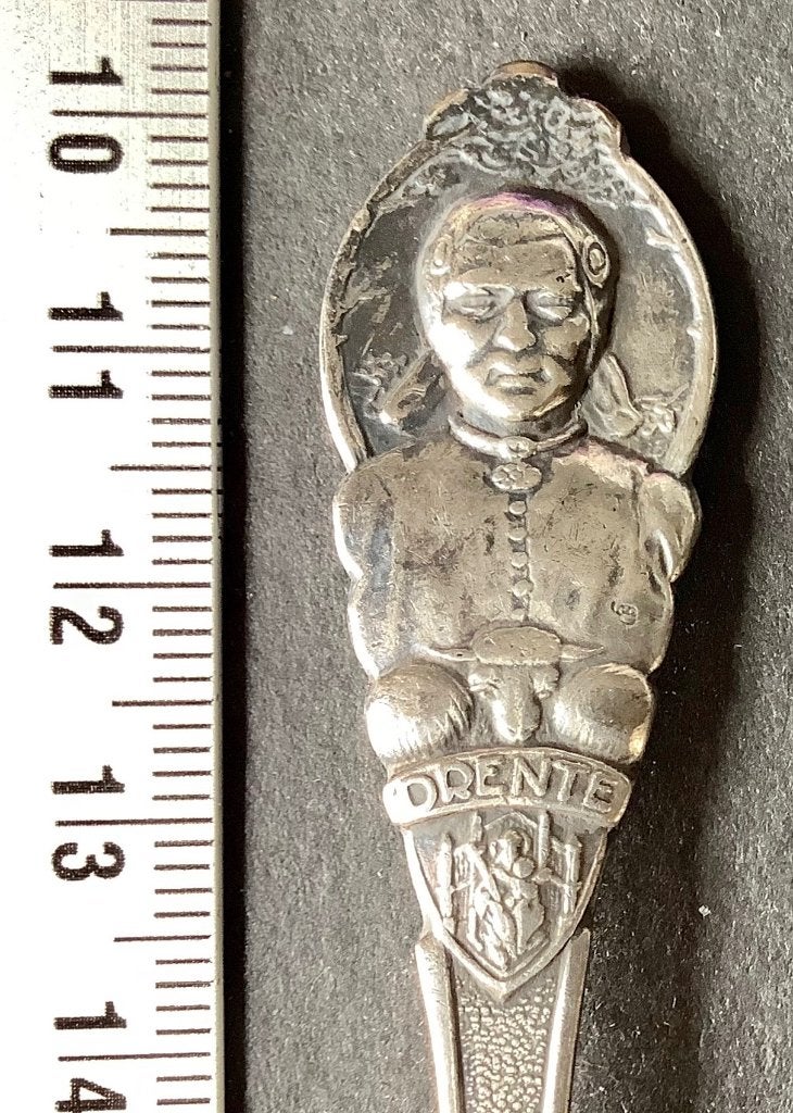lepel, Klederdracht, Drente, Vrouw (L4, Verzenden