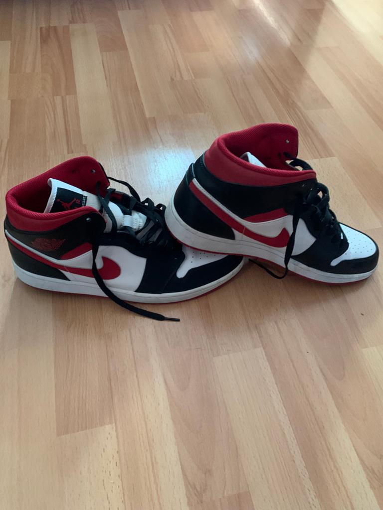 Nike aire Jordan 1mid, Overige kleuren, Ophalen of Verzenden, Sneakers of Gympen, Zo goed als nieuw