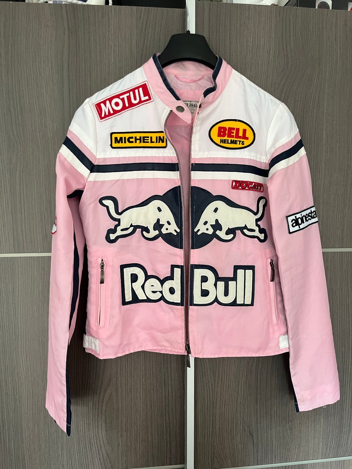 Red Bull Racing jas roze, Ophalen of Verzenden, Gedragen, Maat 34 (XS) of kleiner, Roze