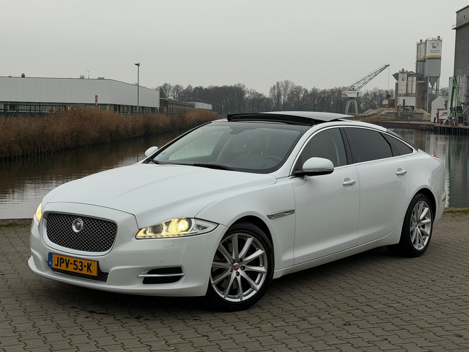 Jaguar XJ L 3.0 V6 AUT LWB 2014 Wit, Automaat, Achterwielaandrijving, 2995 cc, Bruin