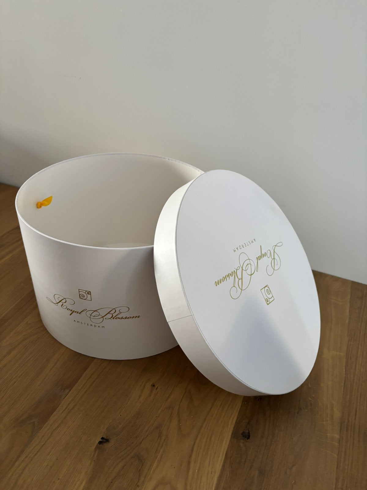 Partij 25x grote Luxe Witte Flowerbox / Hoedendoos (Nieuw!), Ophalen, Zo goed als nieuw