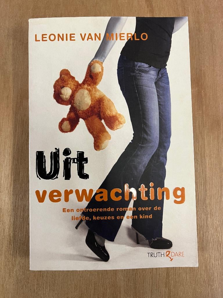 boek:  Uit verwachting, Leonie van Mierlo, Ophalen of Verzenden, Zo goed als nieuw, Leonie van Mierlo, Nederland