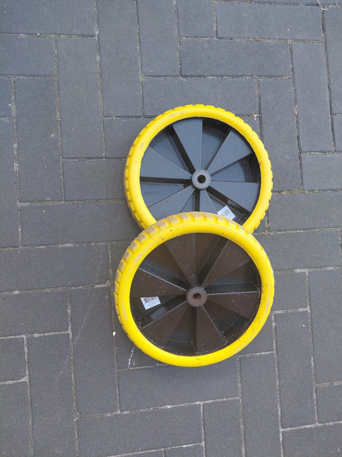 Anti-lek wielen 38cm voor kruiwagen of rubberboot trailer, Ophalen, Zo goed als nieuw