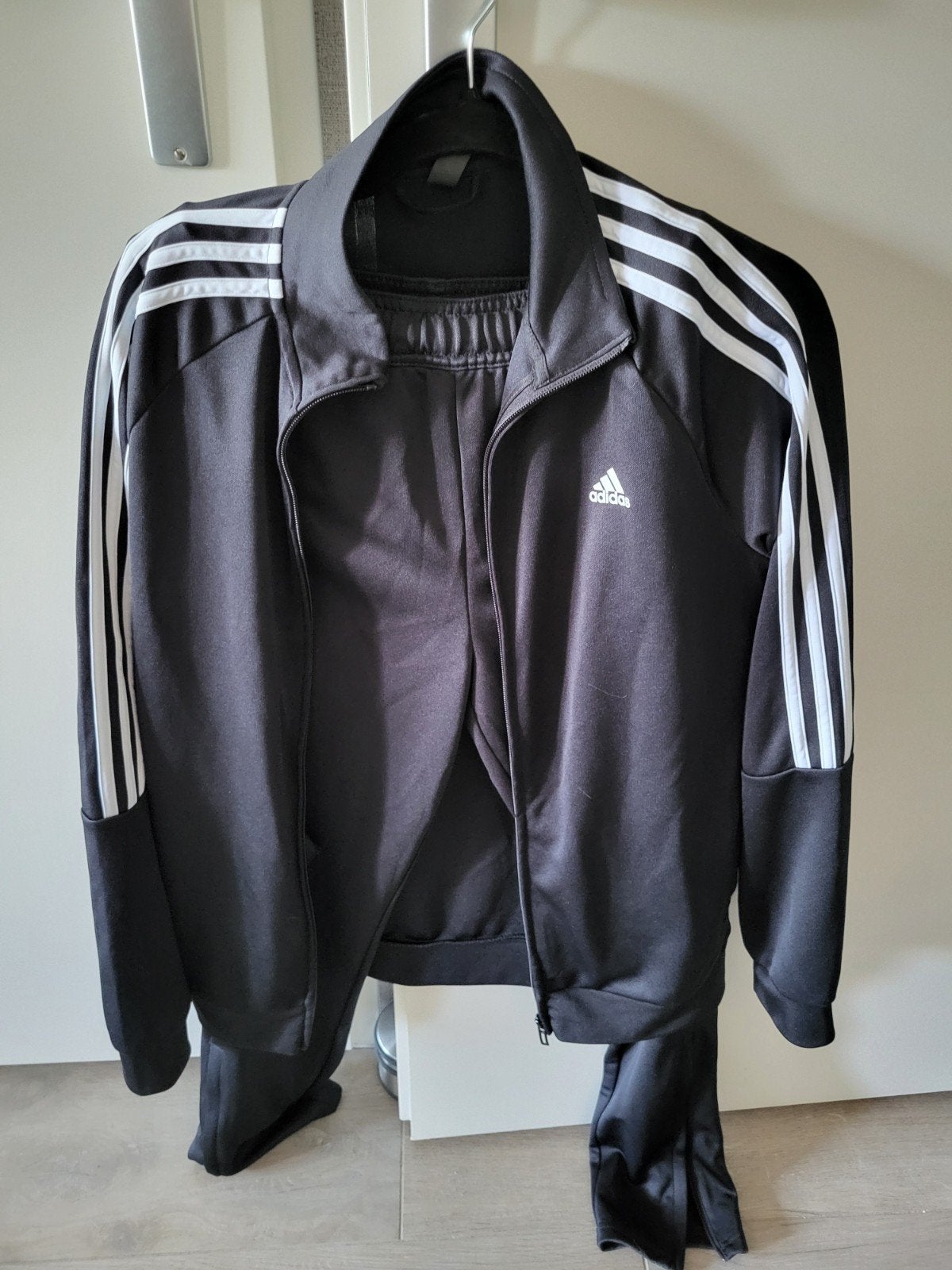 Adidas trainingspak broek + jack maat 170 176, Kinderen en Baby's, Kinderkleding | Maat 170, Zo goed als nieuw, Jongen, Sport- of Zwemkleding