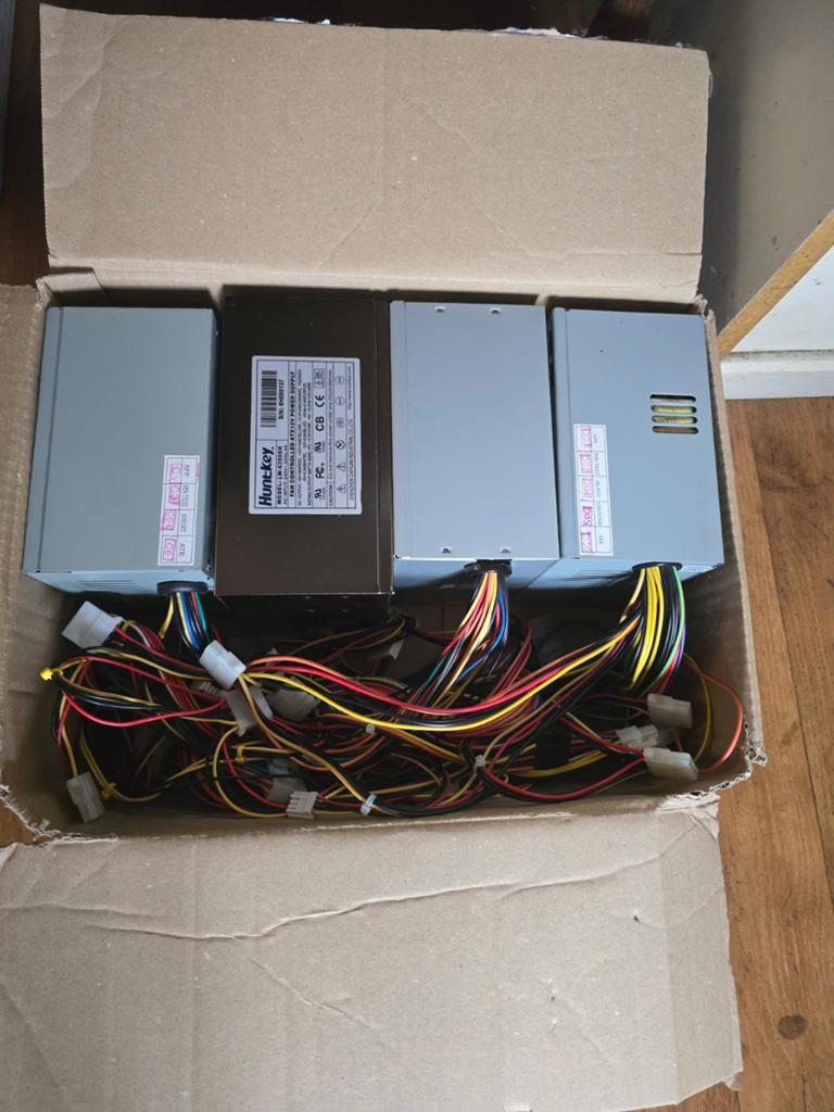 Doos vol 4x atx voedingen, Computers en Software, Interne voedingen, Ophalen of Verzenden