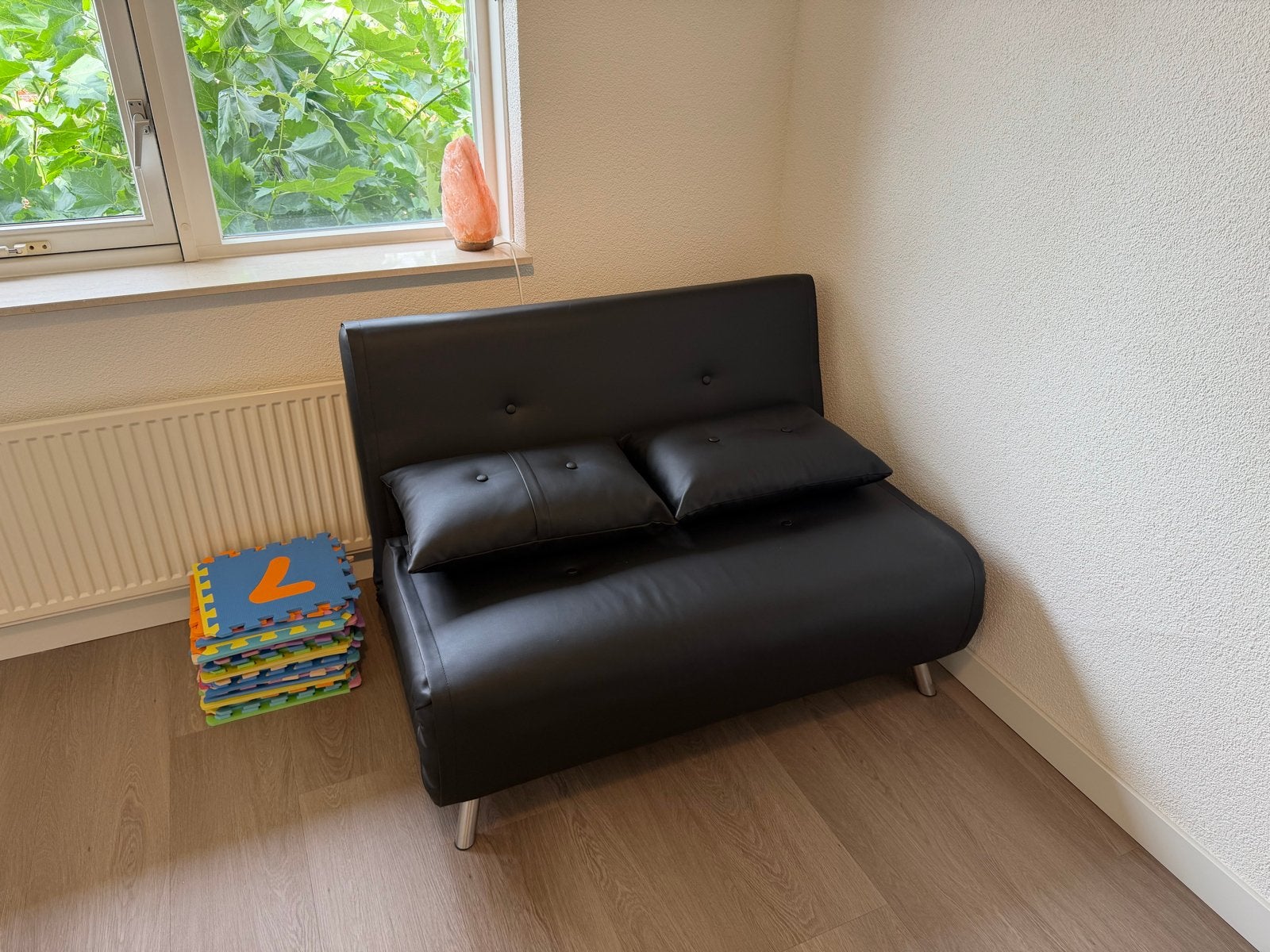 Stijlvolle slaapbank, 120cm breed, Ophalen, Gebruikt, Zwart, Twijfelaar