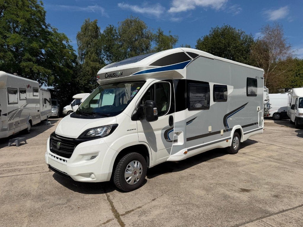 Zeer fraaie Chausson Titanium 1e eigenaar, euro 5, 2015!, Caravans en Kamperen, Chausson, Ringverwarming, Tournon-sur-Rhone, Frankrijk