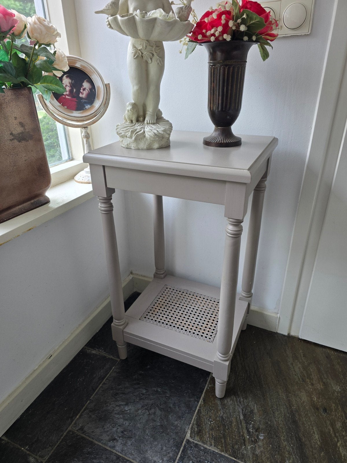 Taupe bijzettafel, Ophalen, 50 tot 100 cm, Zo goed als nieuw, 25 tot 50 cm