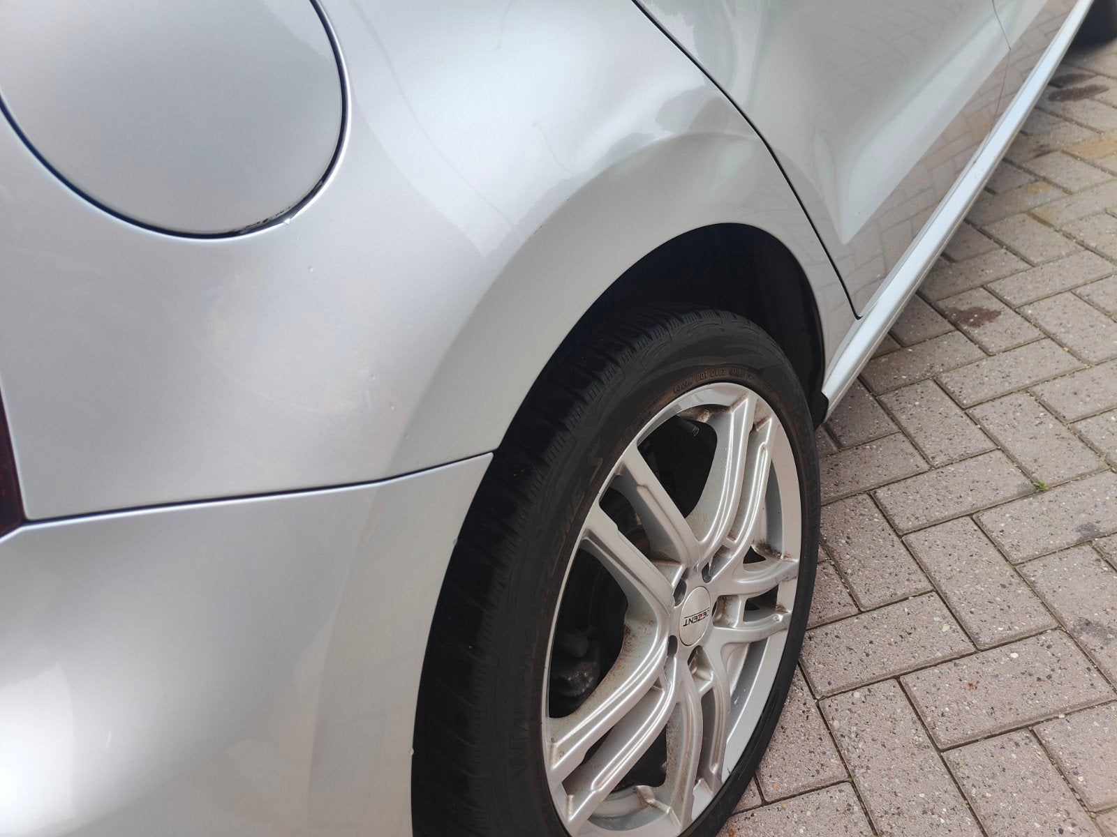 Volkswagen Polo 1.2 TSI 66KW 2012 Grijs, Auto's, Voorwielaandrijving, 40 €/maand, 4 cilinders, Origineel Nederlands