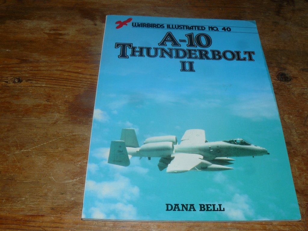 A-10 Thunderbolt II (foto/profiel boek USAF straaljager), Ophalen of Verzenden, Schaalmodel