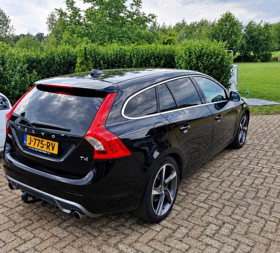 Volvo V60 T4 R-Design 180 pk! Nieuwe koppeling. Grote beurt., Auto's, Voorwielaandrijving, 1596 cc, 15 km/l, 4 cilinders