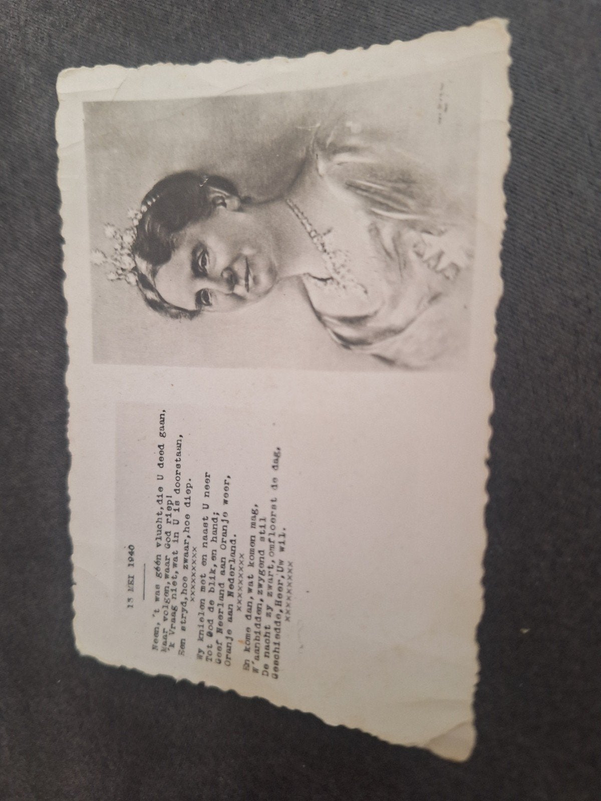 Oude foto Koningin Wilhelmina met gedicht 10 mei 1940, Verzamelen, Gebruikt, Foto, Ophalen of Verzenden, Voor 1940