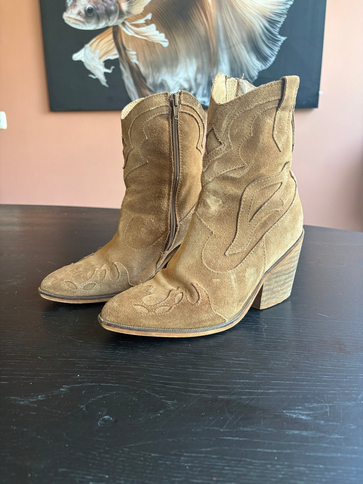 Dwars cowboylaarzen beige suède - maat 37, Ophalen of Verzenden, Gedragen, Beige, Lage of Enkellaarzen