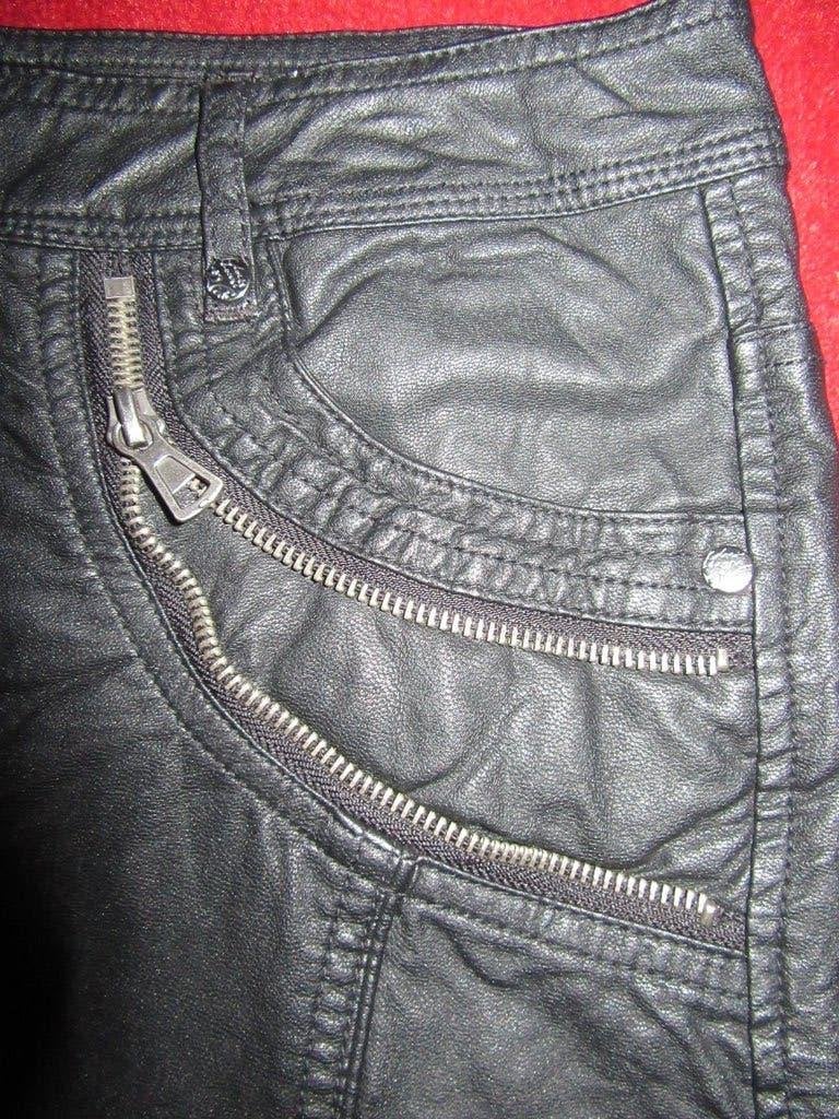 Leuke Mini ROK Zwart Lederlook ( lijkt echt leer)Lang 28 cm, Maat 38/40 (M), Zwart, Ophalen of Verzenden, Zo goed als nieuw