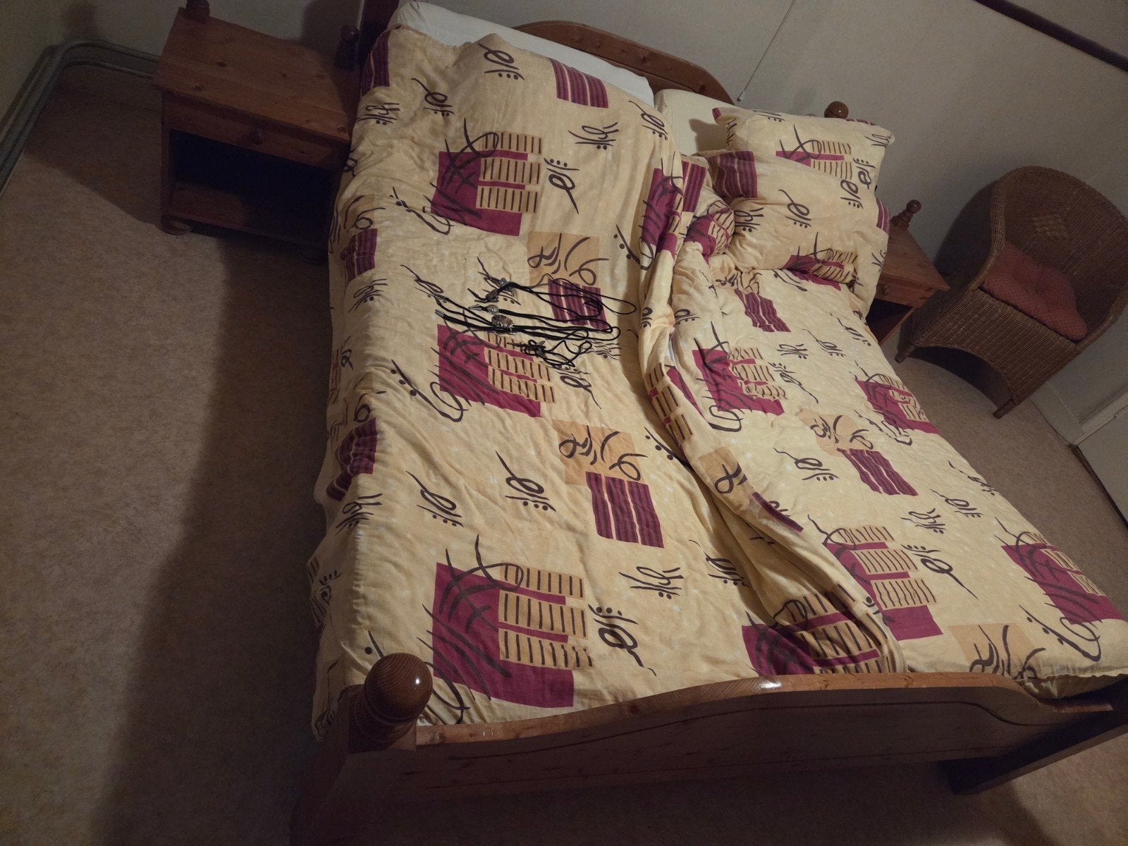 Houten nachtkastje met lade en open vak, Ophalen, Gebruikt, 55 tot 70 cm, 45 tot 65 cm