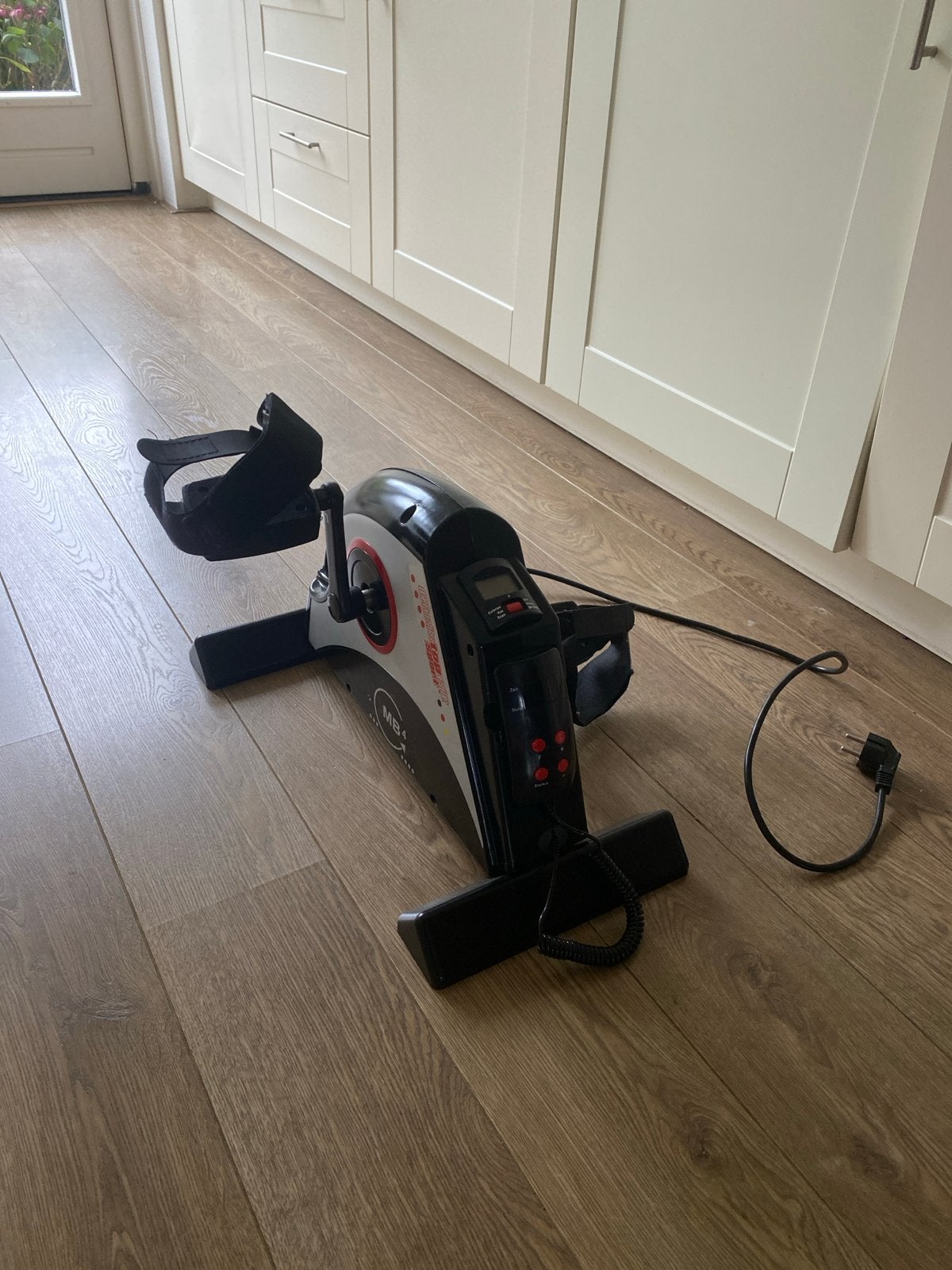 Compacte hometrainer - Gebruikt maar nog werkend, Ophalen, Kunststof, Gebruikt, Benen
