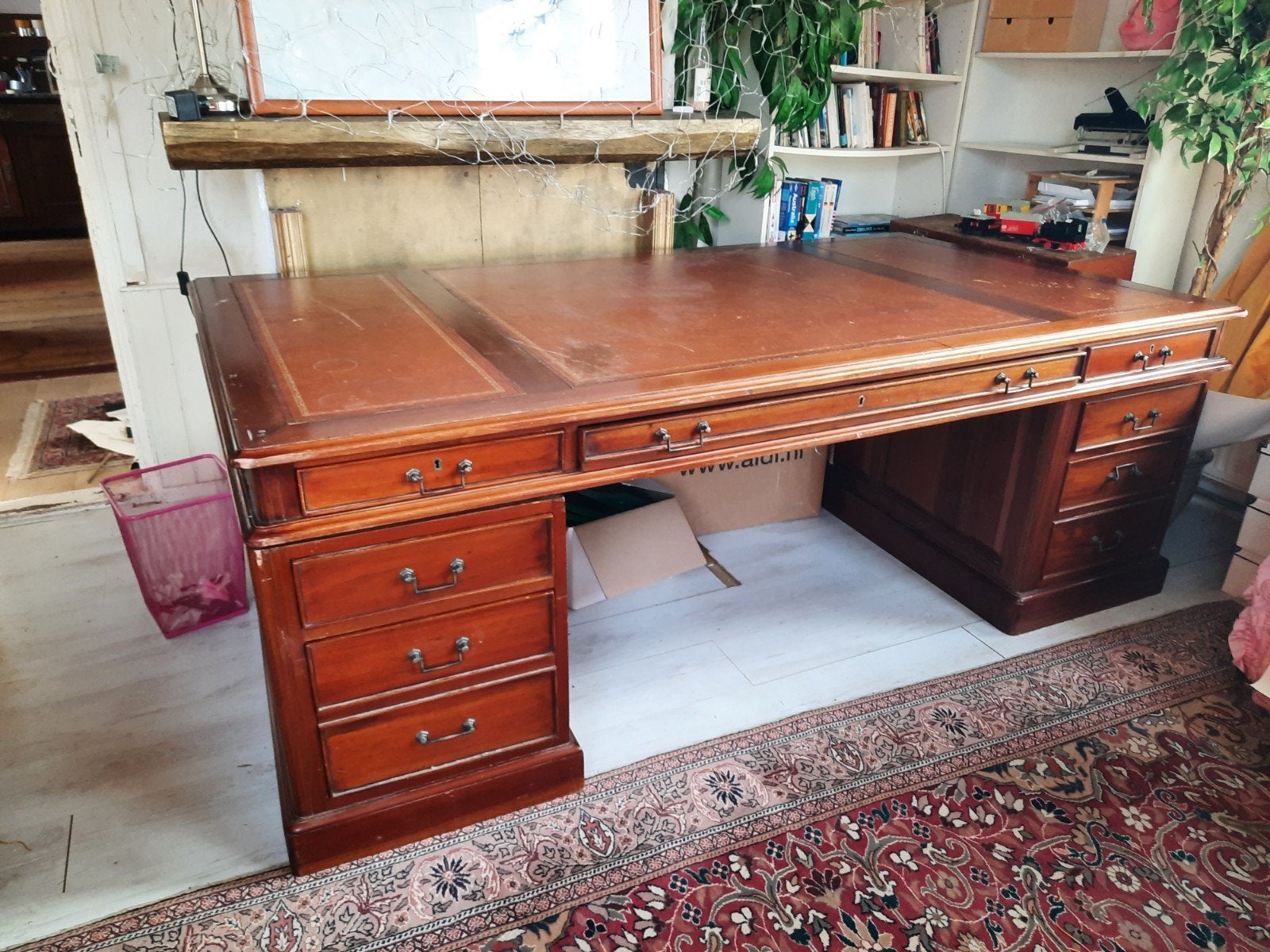 Antiek Bureau met Leren Blad - Klassiek Houten Bureau, Antiek en Kunst, Ophalen