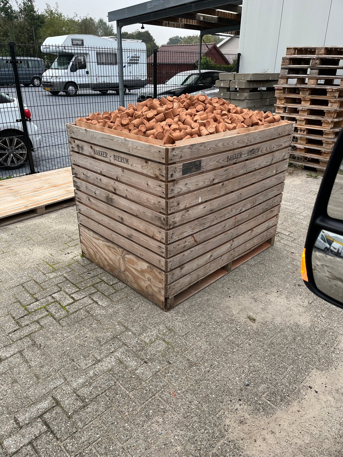 2m³ hardhouten briketten, Tuin en Terras, Minder dan 3 m³, Ophalen of Verzenden, Overige houtsoorten, Blokken