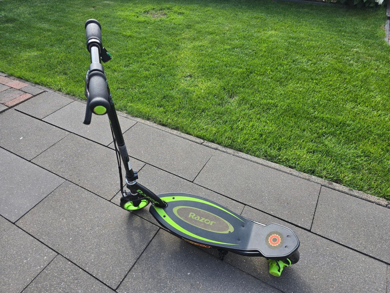 Razor E90 elektrische step – in goede staat, Ophalen, Gebruikt, Elektrische step (E-scooter)