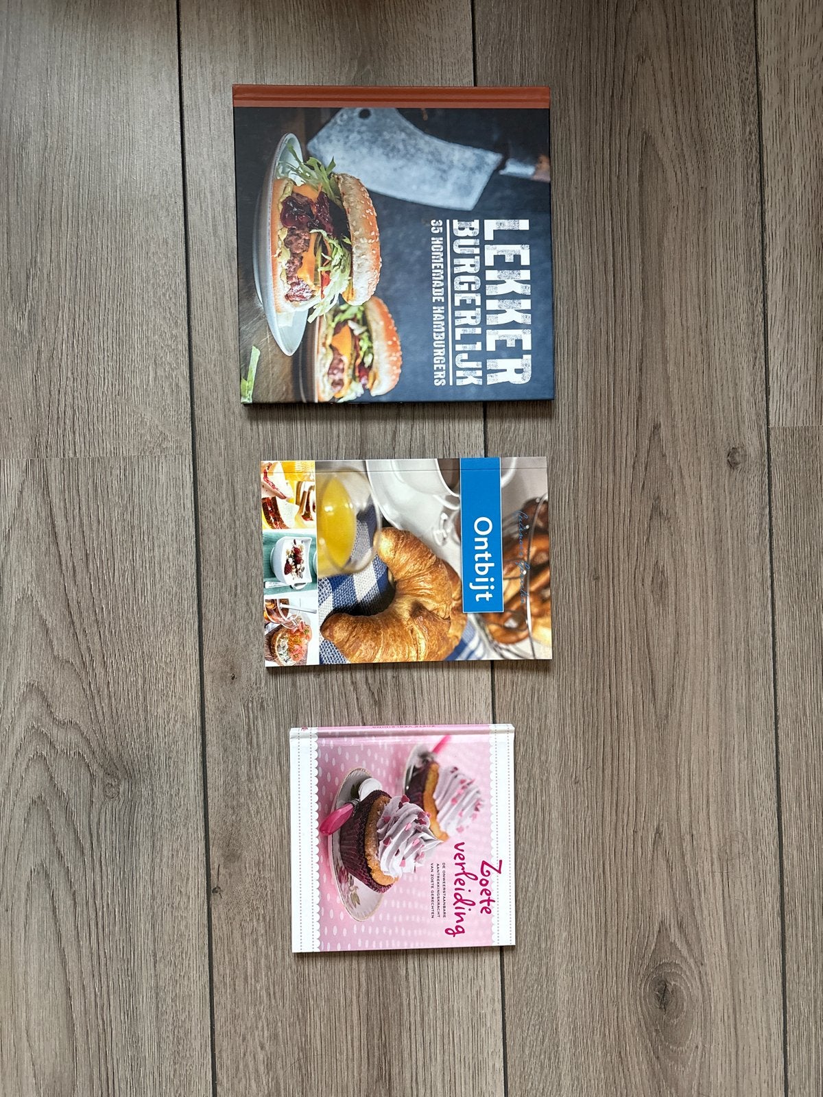 Kookboeken set: Hamburgers, Ontbijt & Zoete Verleiding, Boeken, Kookboeken, Zo goed als nieuw, Hoofdgerechten, Overige gebieden