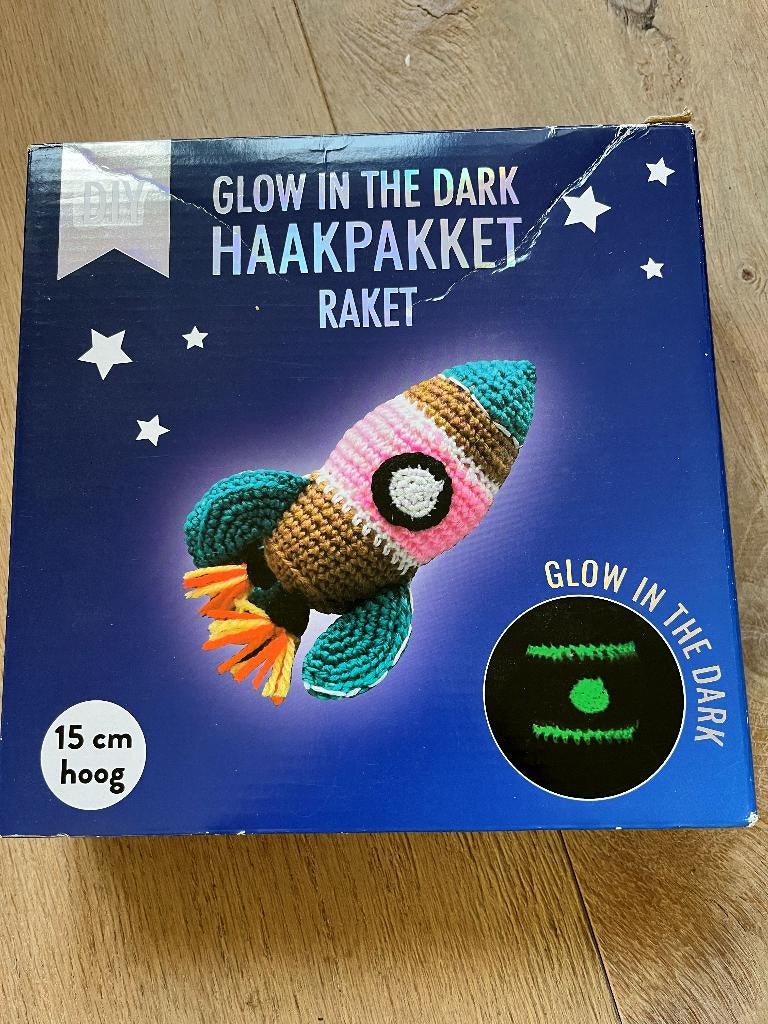 haakset raket - glow in the dark, Ophalen of Verzenden, Nieuw, Haken, Patroon of Boek