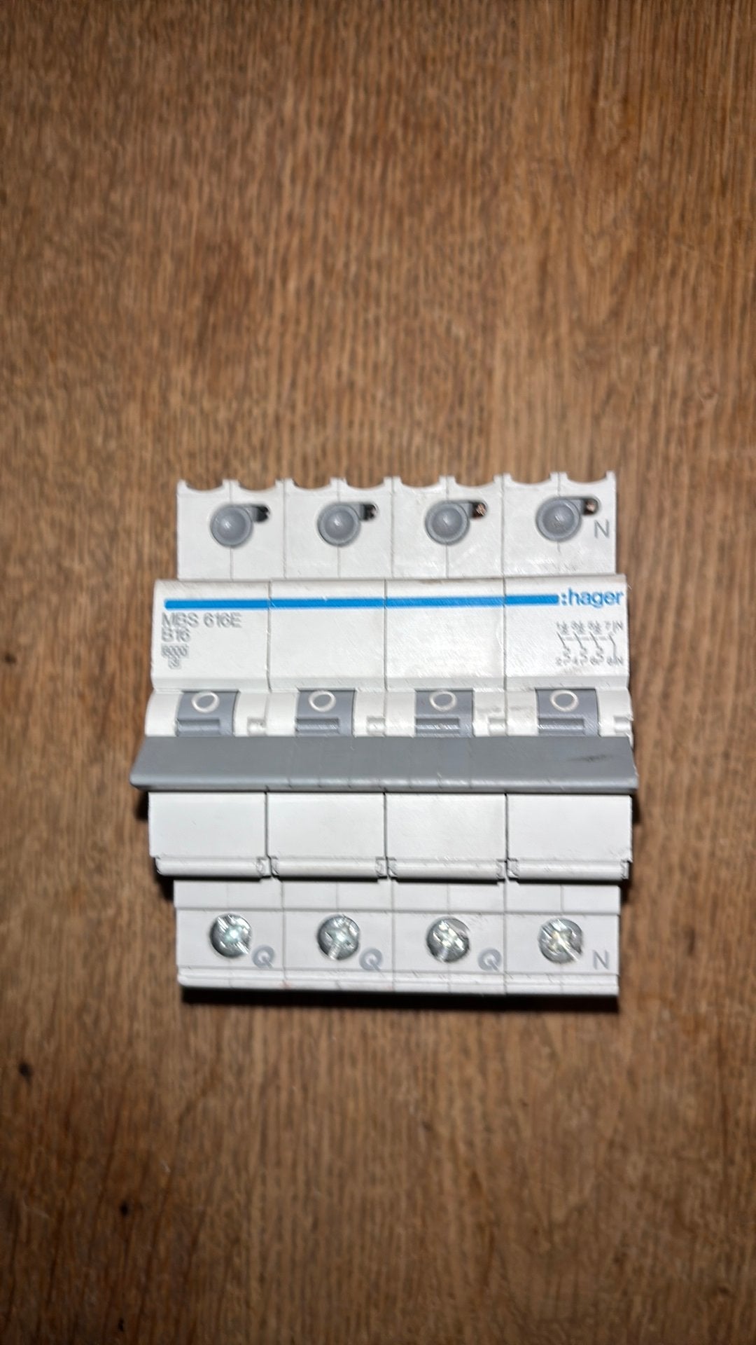 Hager MBS 616E B16 4-polige automaat, Ophalen, Zo goed als nieuw, Schakelaar