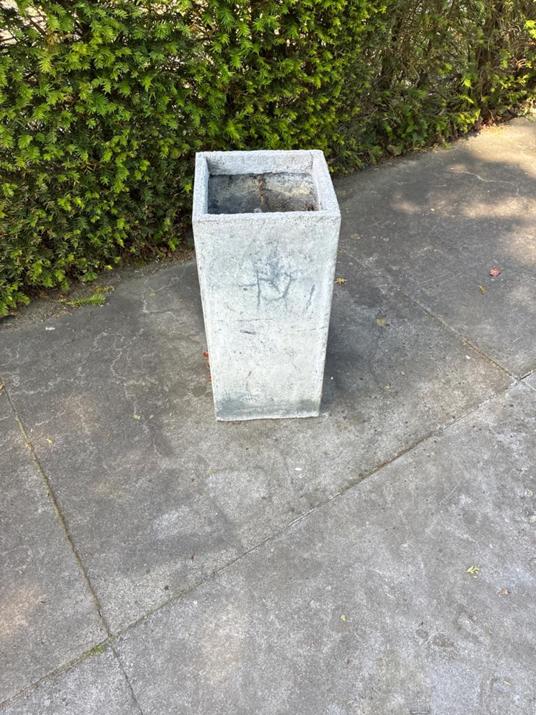Robuuste betonnen plantenzuil voor binnen en buiten, Tuin en Terras, Ophalen, Gebruikt, Minder dan 60 cm, Vierkant