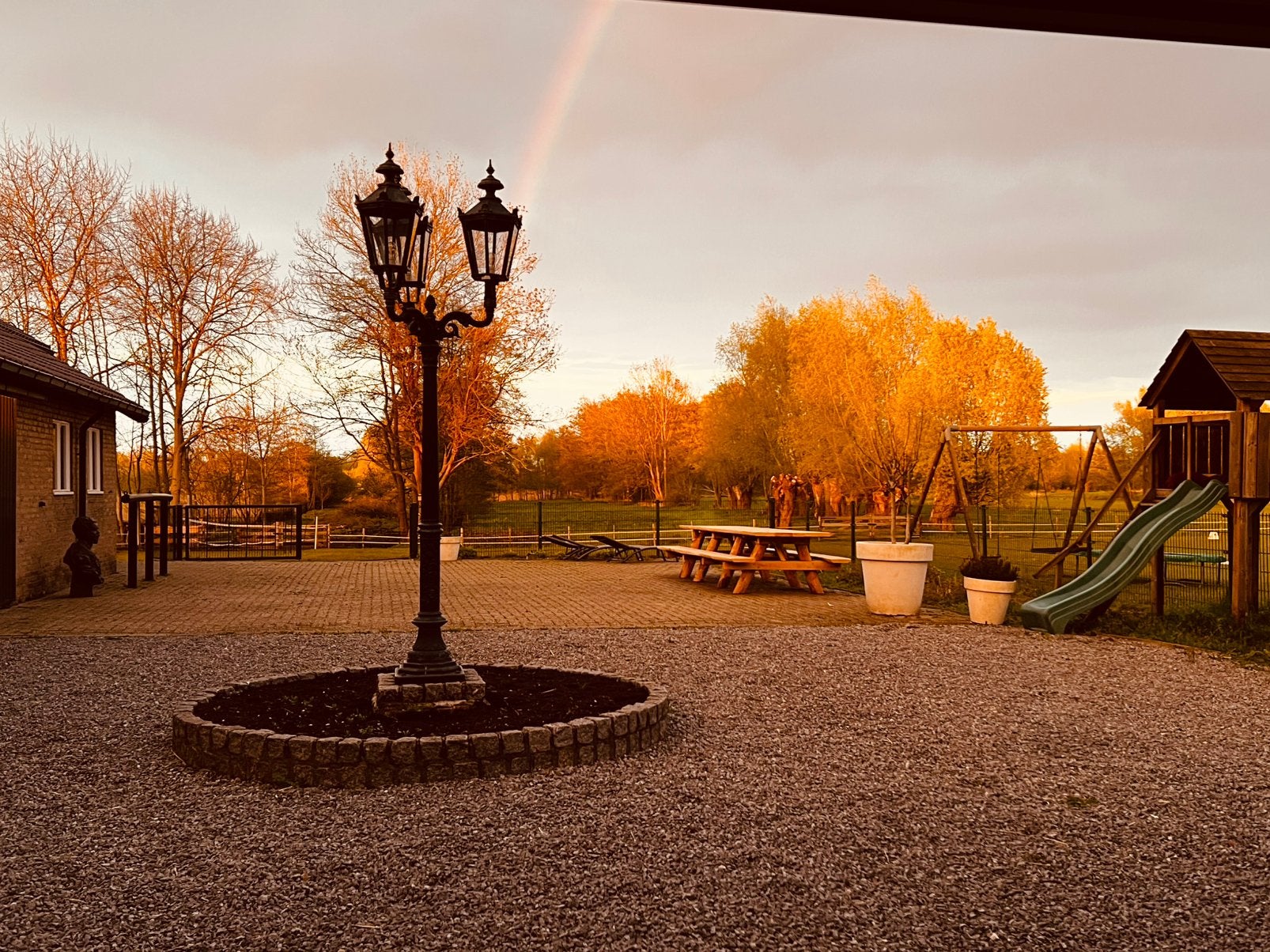 Lantaarn driepoot gietijzer straatlantaarn tuinlantaarn, Ophalen, Gebruikt, Staande lamp, Netvoeding
