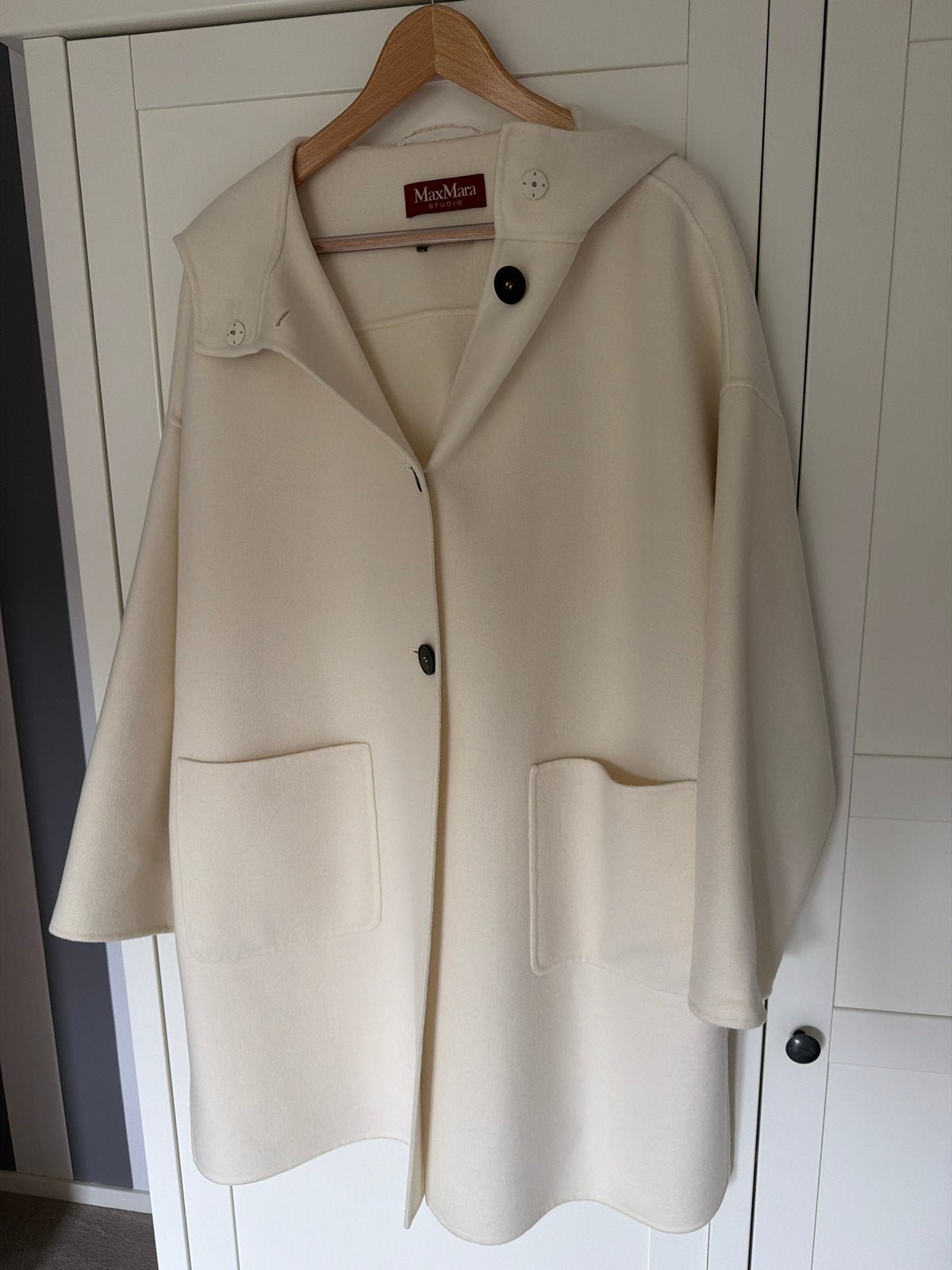Max Mara Studio Zina wollen jas - Maat 42, roomwit, Kleding | Dames, Ophalen of Verzenden, Zo goed als nieuw, Maat 42/44 (L), Overige kleuren