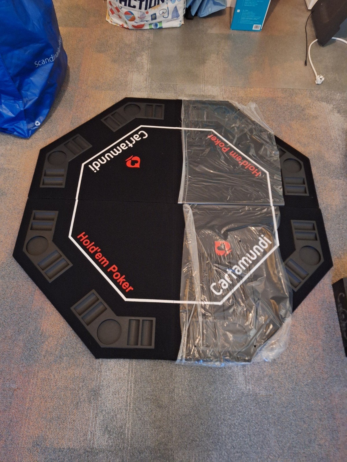 Cartamundi Hold'em Poker tafel met fiches set, Hobby en Vrije tijd, Vijf spelers of meer, Ophalen, Zo goed als nieuw, Cartamundi