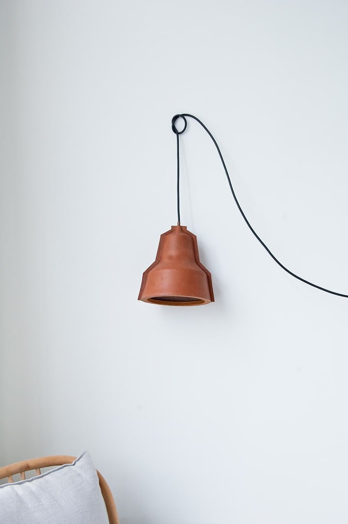 Lloyd bruin cognac leren hanglamp by Nieuwe Heren 200,-, Ophalen of Verzenden