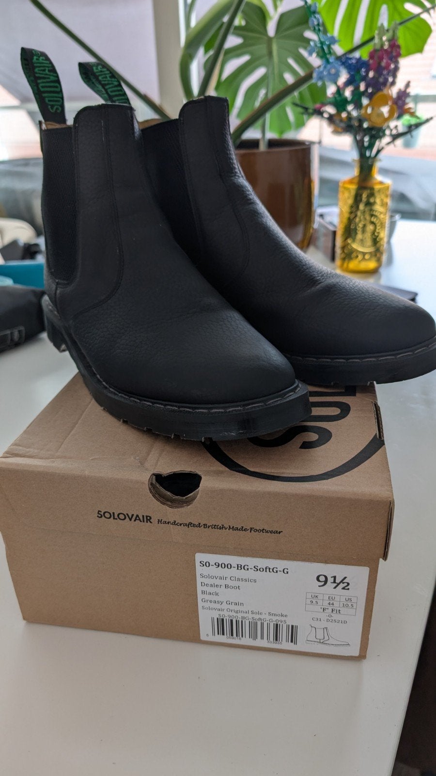 Solovair (Dr Martens) Zwarte Boots Maat 44, Zwart, Boots, Ophalen of Verzenden, Nieuw
