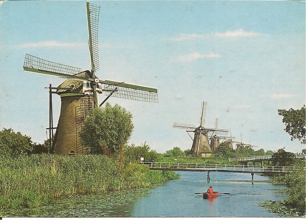 Ansichtkaart Kinderdijk met molens en roeiboot, Verzamelen, Ophalen of Verzenden, 1960 tot 1980, Ongelopen, Zuid-Holland
