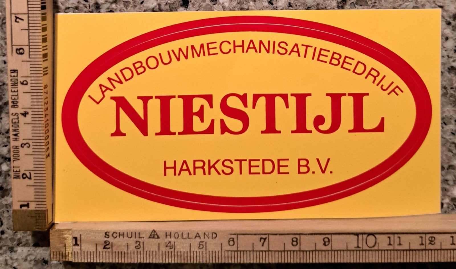 Vintage sticker Niestijl landbouwmechanisatiebedrijf, Verzamelen, Stickers, Ophalen of Verzenden, Zo goed als nieuw, Bedrijf of Vereniging
