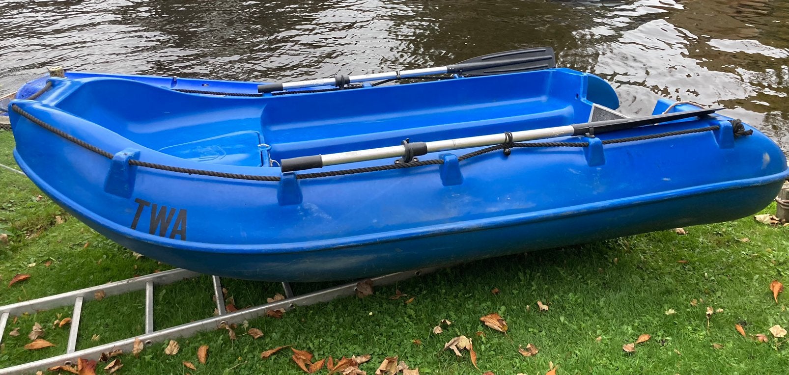 Whaly 270 met roeispanen - Ideaal voor recreatie, Ophalen, Kunststof, Gebruikt, Met roeispanen of peddels