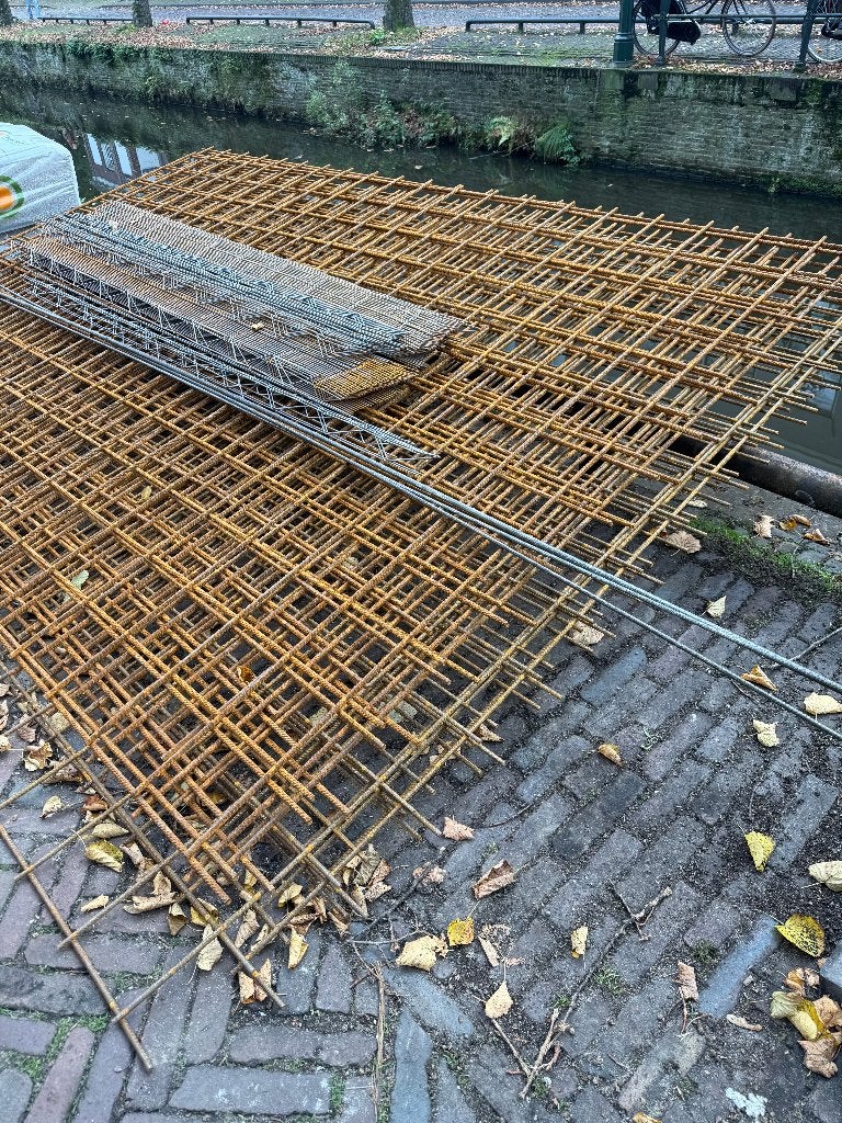 Titel: 60 m² bouwstaalmatten Ø8/Ø10 – alles €350,-, Ophalen, Nieuw, IJzer