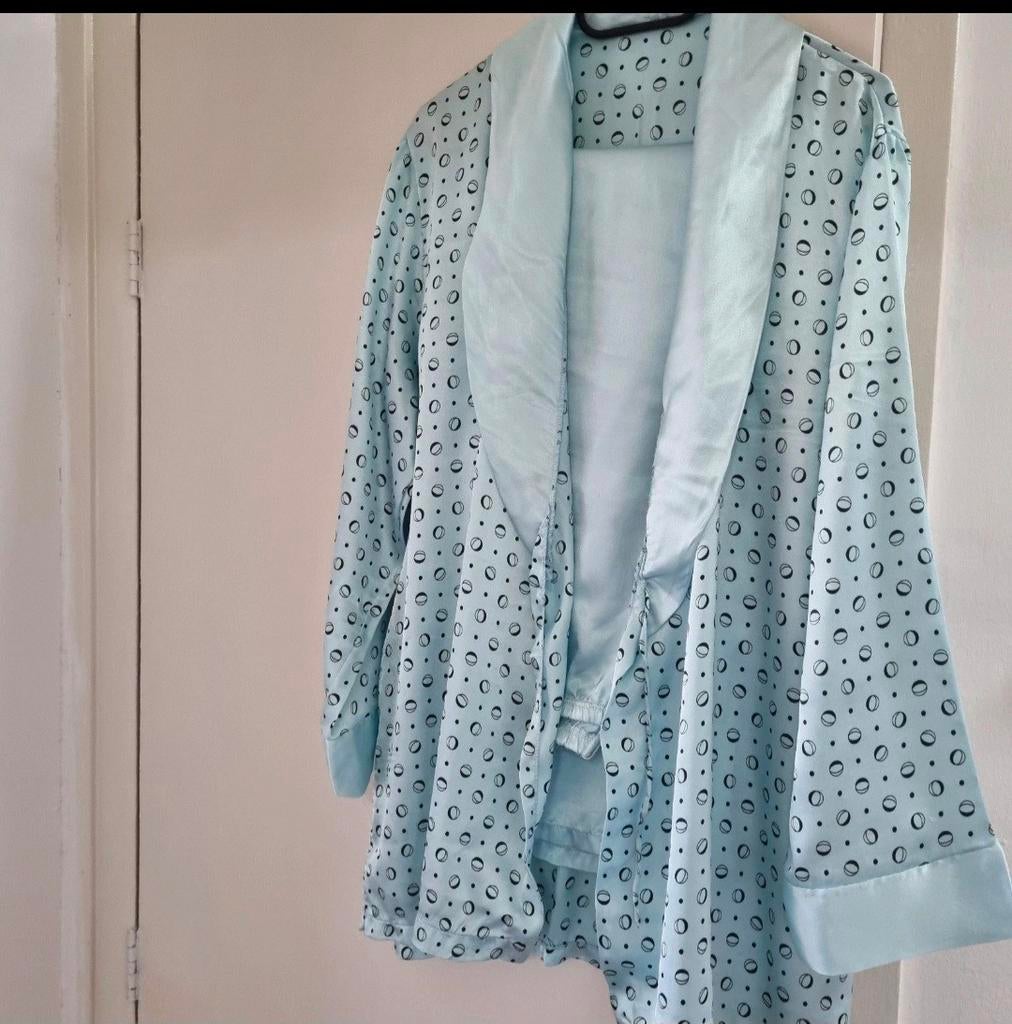 2 satijnen pyjama sets, Maat 38/40 (M), Blauw, Ophalen of Verzenden, Lang