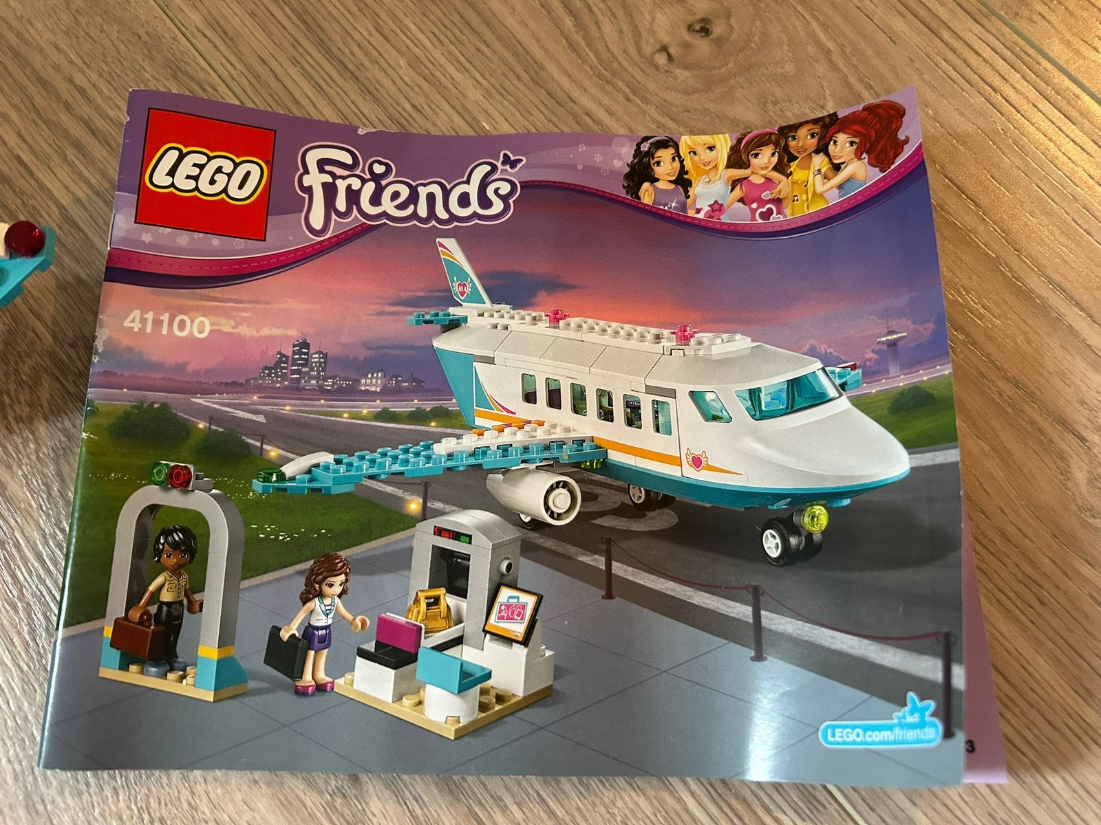 LEGO FRIENDS 41100 heartlake privejet, Ophalen of Verzenden, Zo goed als nieuw